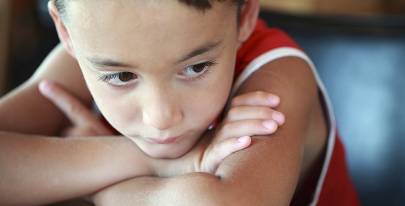 Foto van verdrietig kind