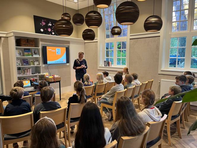 Bekijk alle zaalmogelijkheden op https://hartvanlaren.nl/brinkhuis/vergaderzaal-huren/