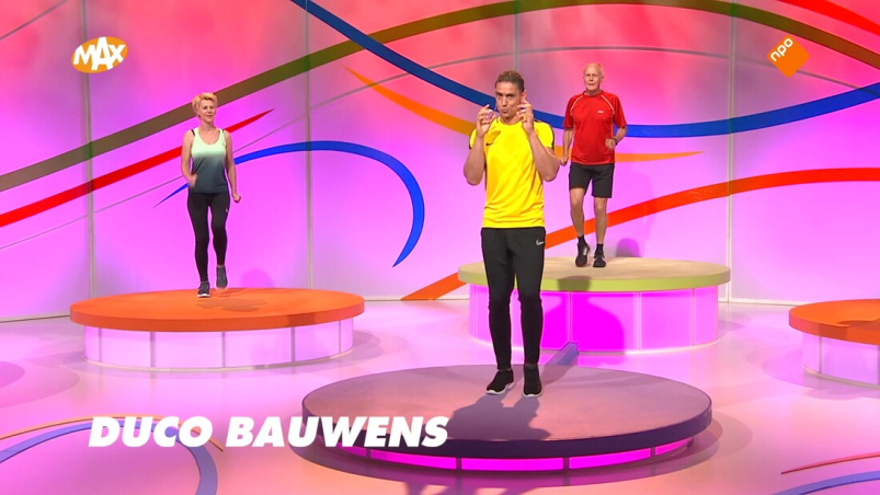 Foto Duco Bouwens in actie in zijn tv programma bij Omroep MAX (NPO)