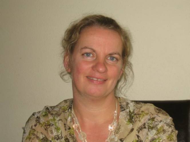 Van 1986 tot 2009 heb ik gewerkt als kraamverpleegkundige op een afdeling verloskunde in het Deventer Ziekenhuis. Vanaf 2006 werk ik daar als lactatiekundige IBCLC. Naast mijn werk in het ziekenhuis ben ik zelfstandig lactatiekundige. Mijn praktijk aan huis geeft voordelen voor een goede bereikbaarheid en beschikbaarheid, snelle, adequate,persoonlijke en professionele zorg bij borstvoeding. 

Al vele jaren heb ik ervaring met het adviseren en begeleiden van ouders die borstvoeding willen geven aan hun kind. Door mijn werk heb ik ervaring met allerlei meer of minder complexe borstvoedingssituaties.

Ook op zon- en feestdagen ben ik bereikbaar voor telefonisch advies of het huren van een borstkolf. Telefoonnummer 0570 785783 of  06-30447217

Ik ben aangesloten bij Makibo en lid van de Nederlandse Vereniging voor Lactatiekundigen (NVL).