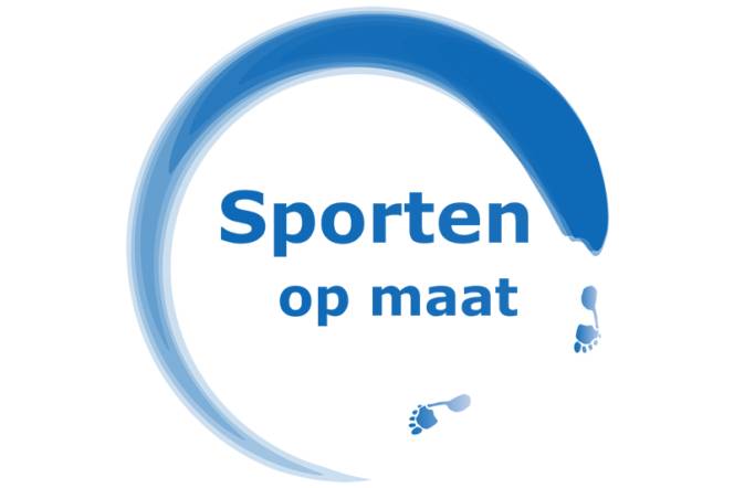 Bewegen: gezond en nog leuk ook!
Voor jong en oud, met of zonder lichamelijke klachten.

Vaak zie je dat juist mensen met lichamelijke klachten minder bewegen dan mensen zonder lichamelijke klachten. Deels komt het omdat mensen met lichamelijke klachten moeite/beperkingen ondervinden in het bewegen en deels omdat men bang is dat door het bewegen de klachten verergeren. Ze willen wel bewegen/sporten maar durven niet.
Ook als u moeite/beperkingen ondervindt in het bewegen, is het heel goed mogelijk om binnen grenzen van die beperkingen te bewegen/sporten. Het is vaak zelfs mogelijk om die grenzen te verleggen of te zorgen dat u minder snel achteruit gaat.
Als u regelmatig beweegt/sport, verbetert uw conditie, spierkracht, coördinatie en evenwicht.
U voelt zich beter en krijgt meer zelfvertrouwen.
U zult zien dat de handelingen in het dagelijks leven u makkelijker afgaan. Wellicht kunt u na een tijdje trainen onder de deskundige begeleiding van een fysiotherapeut gaan sporten bij een reguliere sportvereniging. Wij willen, door het geven van Sporten op maat, een brug slaan van het niet durven bewegen/sporten naar bewegen/sporten met plezier en eventueel sporten bij een reguliere sportvereniging.
