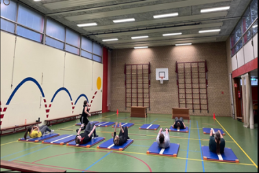 decoratieve afbeelding van sportende mensen