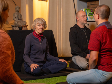 Meditatieavond, Ria op voorgrond